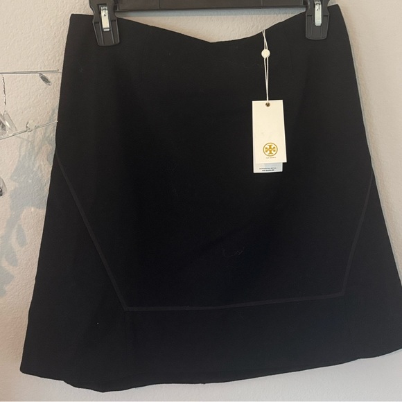 Tory Burch Thea 100% Wool Skirt Size 2 NWT | Black A-Line Mini Skirt - Picture 3 of 8